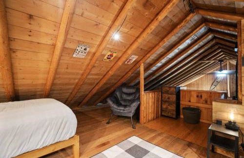 Cozy Bear-Themed Mountain Cabin, Relaxing Hot Tub - Foto 12