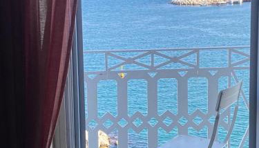 Caracciolo Seafront Charme Home - Photo 1