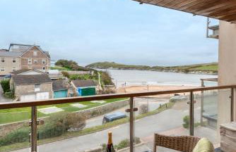 The Beach House & Porth Sands Apartments - Photo 148