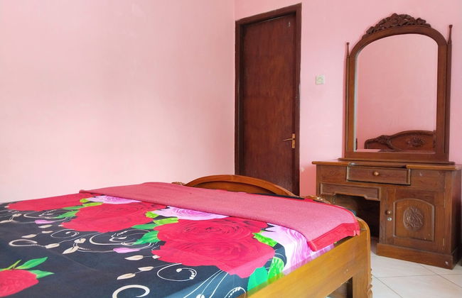 Villa Yustisia Curug 7 Cilember - Foto 7