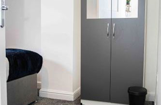 2ndHomeStays- Stoke-on-Trent-A Serene 3 Bed House with a Garden View-Suitable for Contractors-Relocation Families-Group of Friends-Sleeps 6 - 16 mins to J15 M6 and 36 mins to Alton Towers Resort - Foto 29