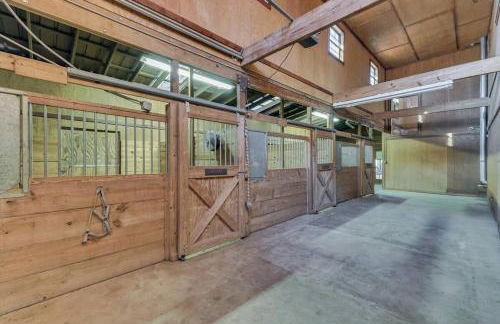 Spacious Ranch Style Home w Cinema Room - Foto 41