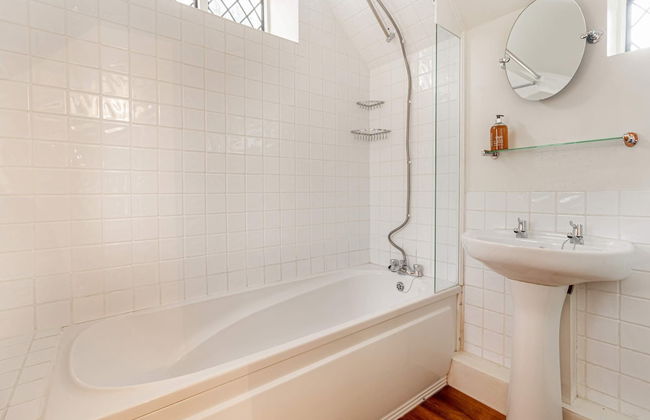 Host Stay The Old Thatch - Photo 2