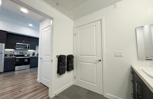 Modern Hollywood Home Sunset View & Free Parking - 10mins to Universal Studios - Foto 2