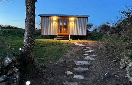 The Hut@Trefechan Wen - Coastal Coziness! - Photo 2