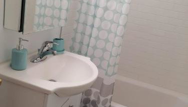 Beautiful home with your own entrance in Sandy - Foto 4