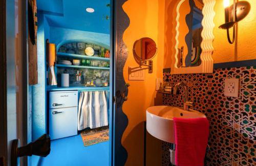 HostWise Stays - Le Petit Riad, A Moroccan Oasis - Foto 16
