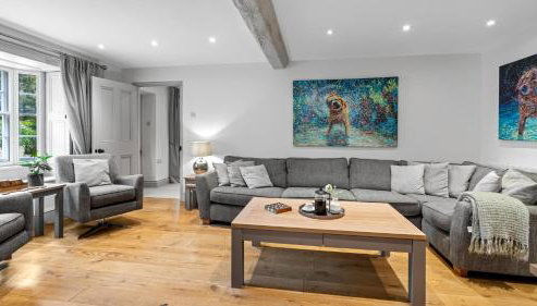 Vine Cottage - Photo 2