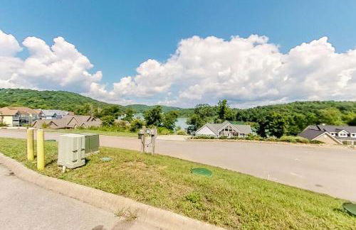 Spacious Lakeview Townhouse Sleeps 8 Deck Grill - Foto 35