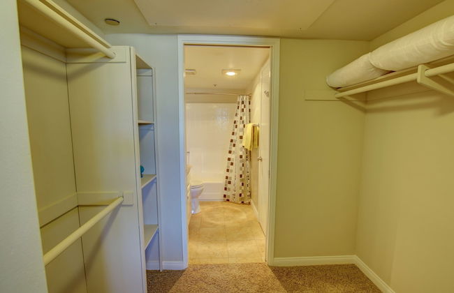 Sunshine Suites at Hillcrest - Photo 8