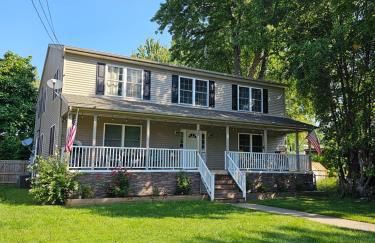 Whole House - HUGE, Modern & New Niagara Shoreline Home Rental - Foto 2