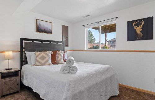 Stylish 5 BR- LG Fenced Backyard and Playground - Foto 28