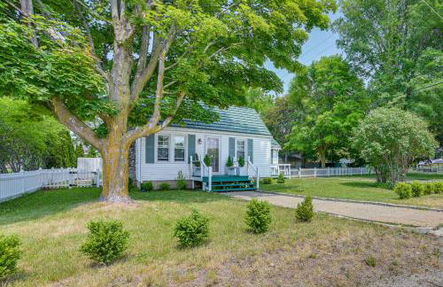 Boyne City Cottage Walk to Downtown and Lake! - Photo 20