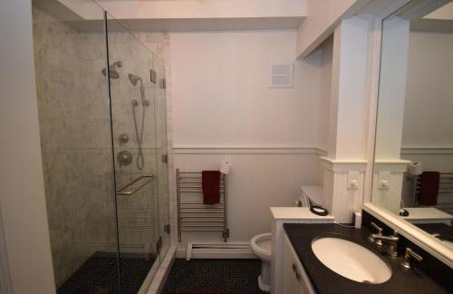 Stratton Mountain Condo with a Hot Tub! Sleeps 12! - Photo 55