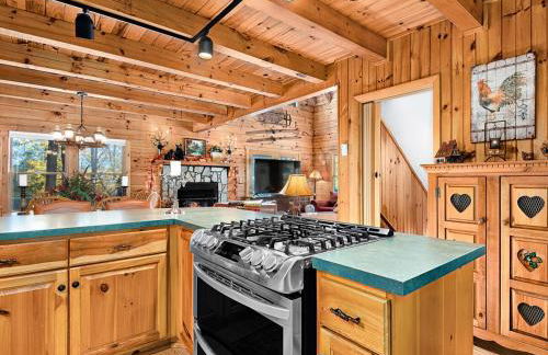 BearHavencabinfun 3 story Log Cabin Mountain View,Hot Tub, sleeps 10 - Foto 28