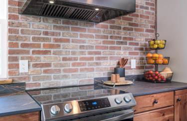 Luxuriously Restored Farm Cabin - Foto 13