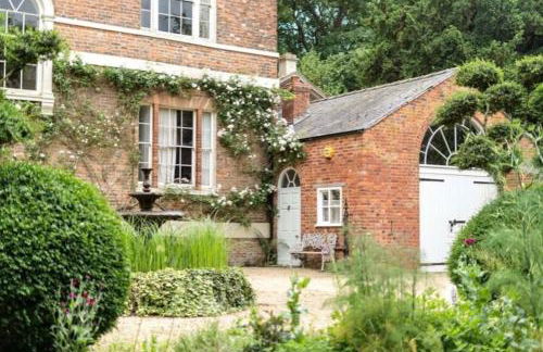 CRESSY HALL - Historic Grade II Listed Manor, Gorgeous Topiary Garden - Foto 80