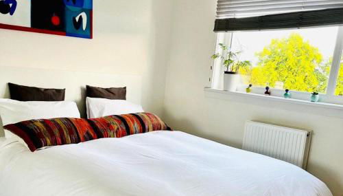 4-Bed Seaside Dream House - Sleeps 8 & Parking - Foto 5