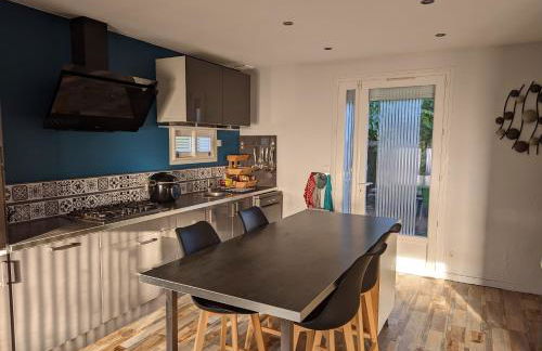 GuestHouse La Costière - logements indépendants - espace piscine jacuzzi - Foto 41