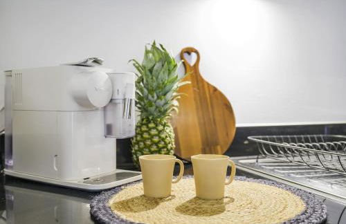 Elegant 2-Bedroom Apartment with Balcony - Foto 21