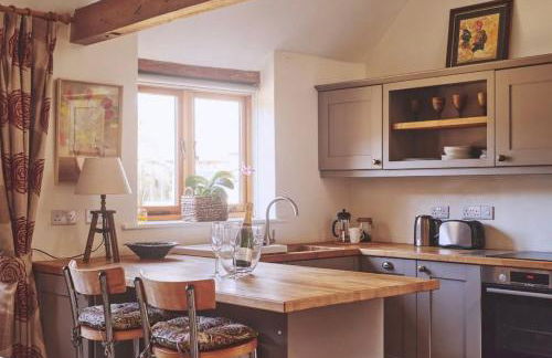 The Clock Tower & Dairy - Two x 2 Bed Barns with Indoor Pool - Photo 18