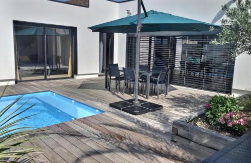 Villa Exceptionnelle Piscine et Jardin privé Séjour Haut de gamme proche La Rochelle - Foto 17