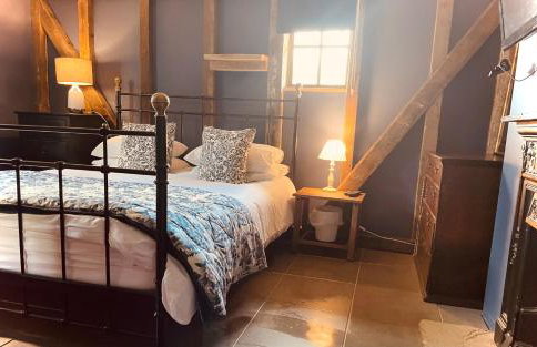 Spacious Cabin with Private Hot Tub, and Private Pool, in 5 Acres - intimate Special stay For 2 Adults - plus 1 child under 2 and up to 2 dogs stay for free - Foto 21