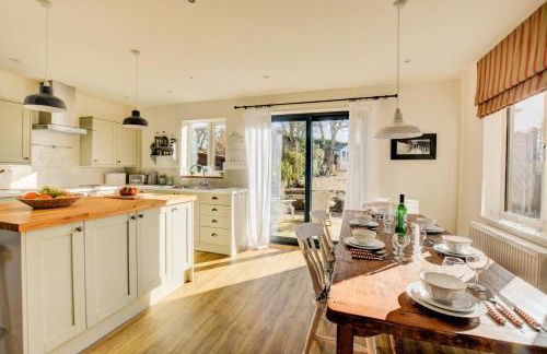 4 Bed in Salthouse oc-1824 - Photo 2