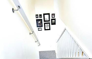 Beautiful Townhouse with Netflix - Foto 18