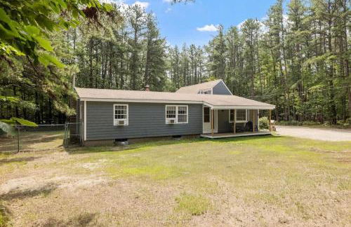 Lake Escape Family & Pet Friendly with Dock Access - Photo 7