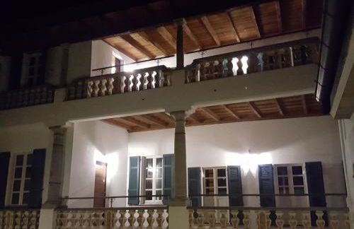 Villa Maghetti - modernized flat in historic palazzo in the center of Luino - Foto 1