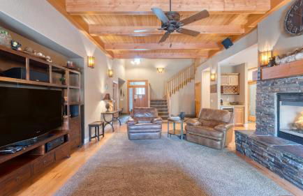 Luxe All-season Retreat by Avantstay Prime Location, Near Skiing - Foto 17