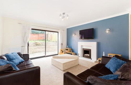 Drayton Manor House FREE parking - Photo 2