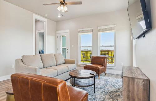 Bayfront Nirvana! by Ryson Vacation Rentals - Photo 2