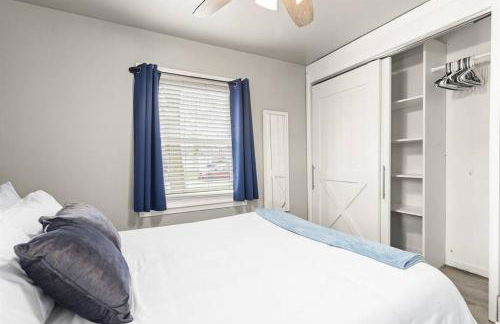 Great Location! Cozy Home with Huge Backyard - Foto 16