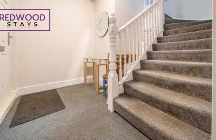 Everest Lodge Serviced Apartments for Contractors & Families, Free WiFi & Netflix By Redwood Stays - Foto 114