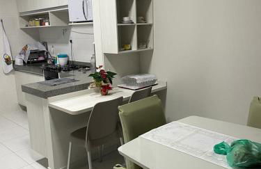 No Atalaia, Fort Poseidon rua do Atalho a 700 metros da praia do Atalaia, apartamento novo decorado, varanda, sala de estar e jantar, 02 suítes, 03 banheiros, lavanderia, cozinha, piscina, churrasqueira, salão de jogos, vista parcial das dunas e mar - Photo 21