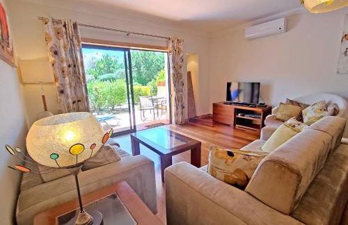 Fabulous Sunny Pool&Garden Condo by BeCherish - Foto 13