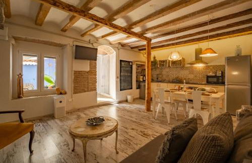 Apartamento en el corazón de Tarragona. Planta baja con patio. - Foto 1