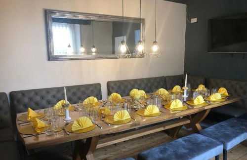 Snowdon House, 8 bedrooms, sleep 16, close to Blackrock Sand - Photo 16