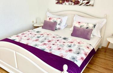 Spacious villa for 10 with a big private pool - Photo 61