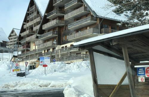 Lama-Gîte-des-Puys T3 Lamadalet, vue sud, terrasse, parking privé - Photo 24