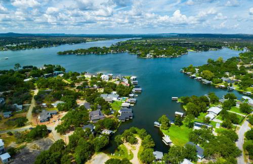 Pet-Friendly Lake LBJ Retreat with Deck and Hot Tub! - Foto 38