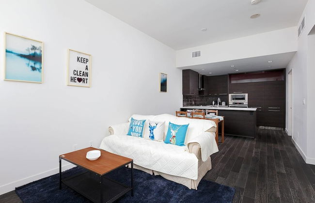 Modern Bright Townhome in Richmond - Photo 18