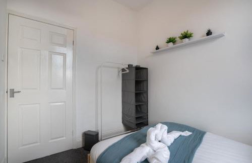 4Bedrooms-3Bath-9Beds-Wallsend- by Holiday Homes - Foto 26