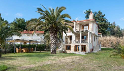 Vitamin Sea Beachfront Villa, Sithonia #FeelsLikeHome - Photo 2, Garden
