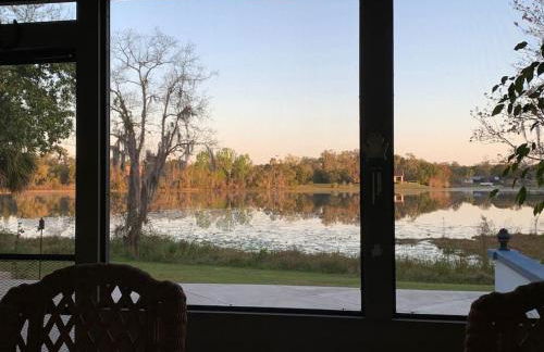 Lakefront Home Where You Can Retreat and Relax - Foto 30