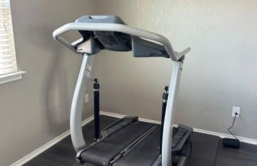 Relax with Spacious Modern Simplicity - Photo 4