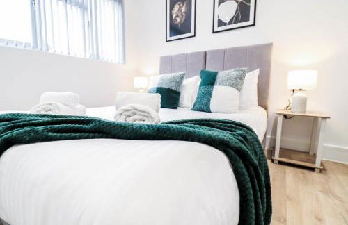 The Kingsmead Loft - Stylish 1BR Top Floor Apt with King or Twin Beds & Free Secure Underground Parking, Central High Wycombe HP13, Sleeps 3 - Foto 13