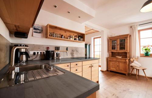 Villa Tegernsee - Exclusive Lakefront Villa with private Zirben Sauna, 4 Rooms for Family & Friends - Foto 10